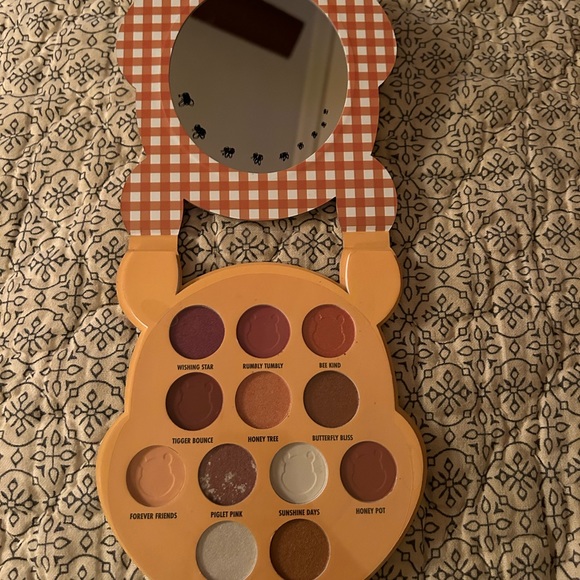 💄Disney Winnie the Pooh Eyeshadow Palette - Picture 2 of 7